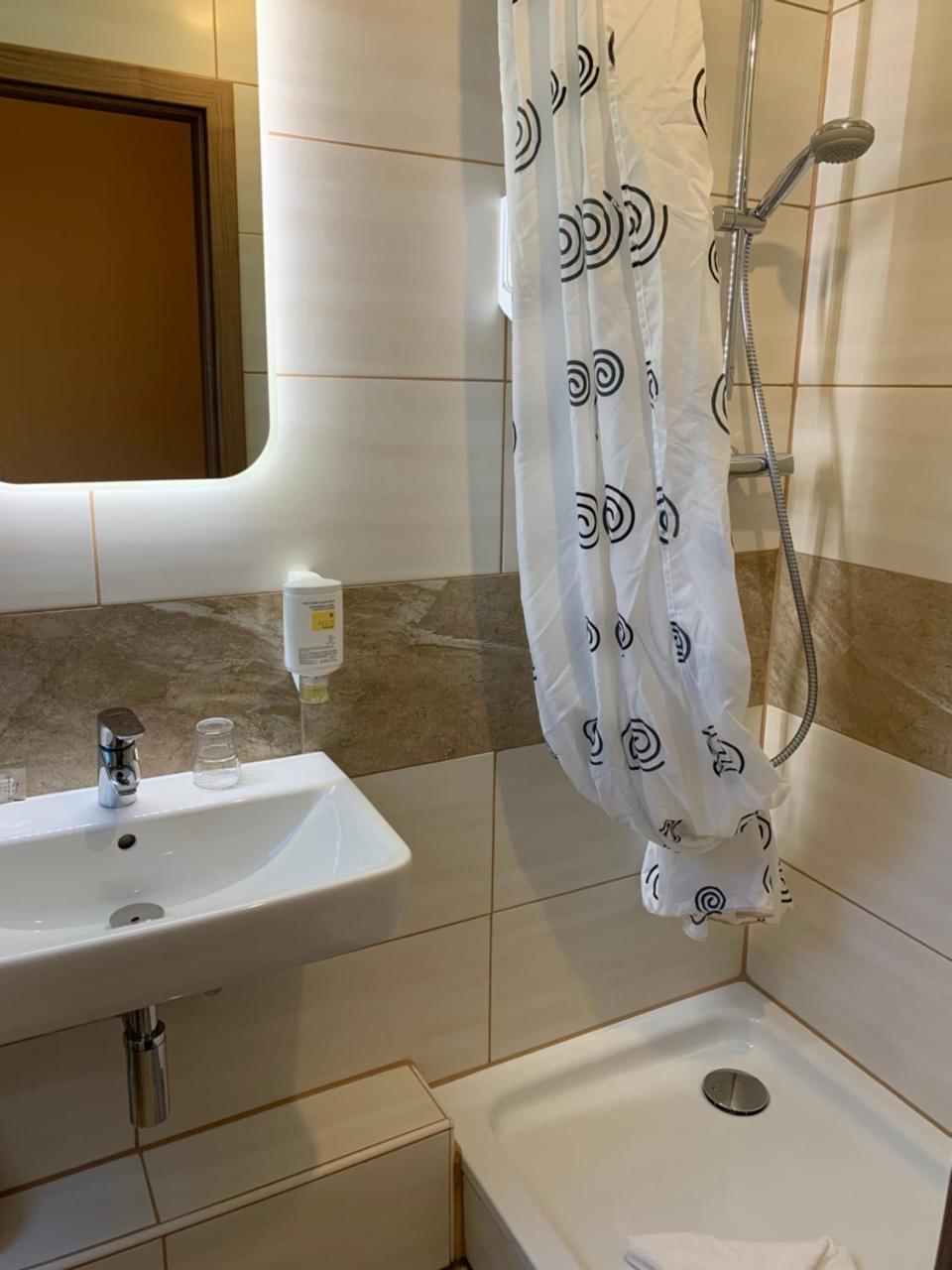 Hotel Seemeile كوكسهافن المظهر الخارجي الصورة